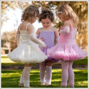 Bra present till 4-åring -De flesta 4-åriga flickor är prinsessor och behöver sådana här klänningar