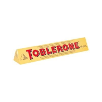 En riktigt stor Toblerone kan vara en annorlunda och rolig studentpresent till en kompis. 