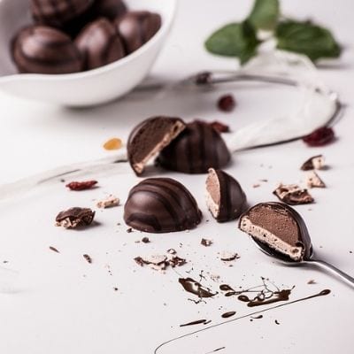Chokladprovning - vem kan motstå en god choklad där man samtidigt får lära sig mer om detta som ska vara gudarnas förda. 