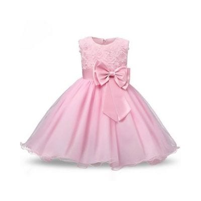 Alla 5-åriga flickor är små prinsessor. Då krävs det en vettig klädsel till förskolan. Detta är en riktigt bra prinsessklänning. 