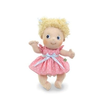 1 års present tjej Den här dockan är en bra val när du köper present till en 1-årig flicka eftersom den inte innehåller smådelar. 