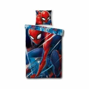 Sängkläder med Spiderman brukar små killar tycka om är en bra present till en 5-åring