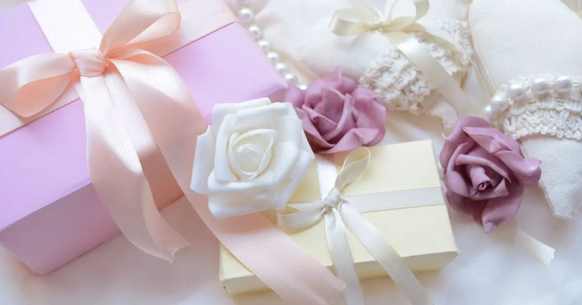Bröllopspresentetikett – Vad du bör veta innan du ger den perfekta gåvan