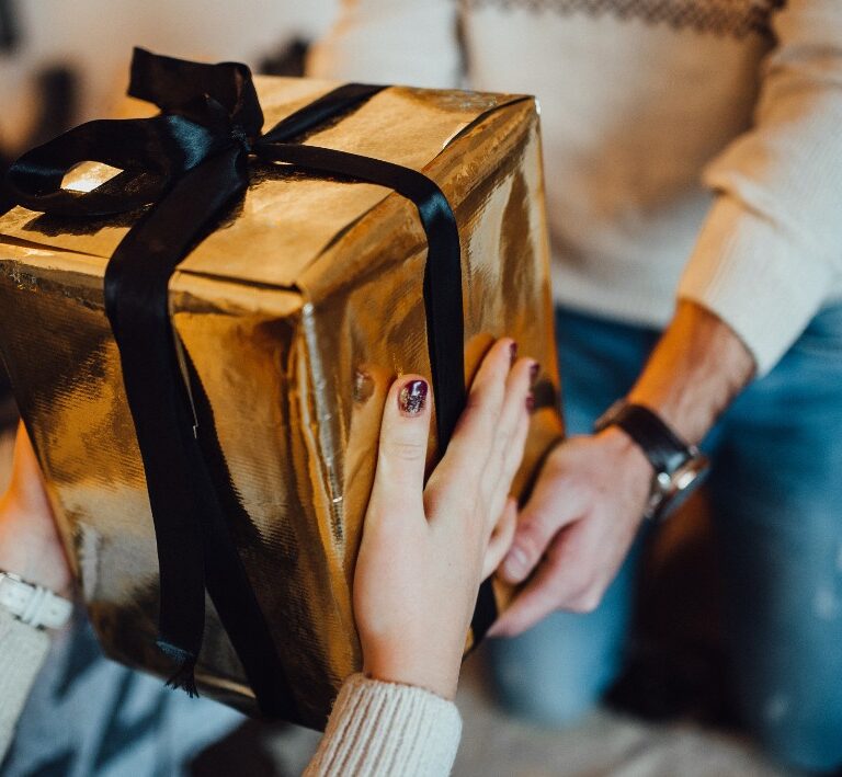 De bästa tipsen för att hitta en personlig present till honom