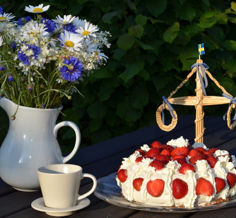 Fira midsommar med barn: En guide till en minnesvärd dag